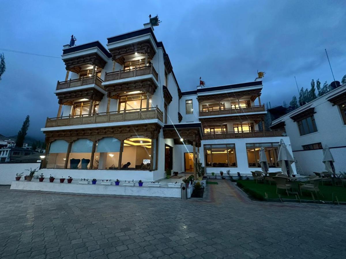 Lha-Zes Hotel Leh Exterior photo