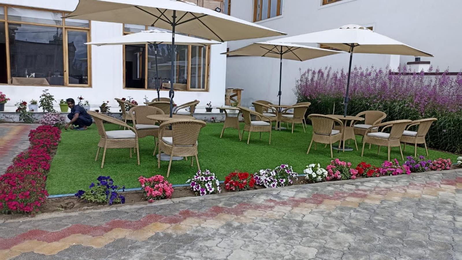 Lha-Zes Hotel Leh Exterior photo
